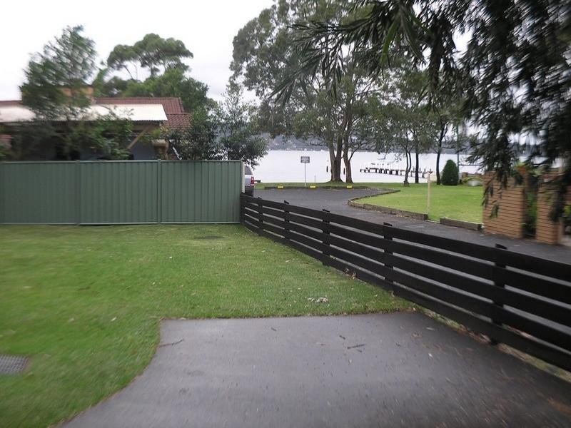 4/17 Kurrawa Avenue, Point Clare NSW 2250