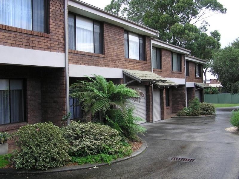 4/17 Kurrawa Avenue, Point Clare NSW 2250
