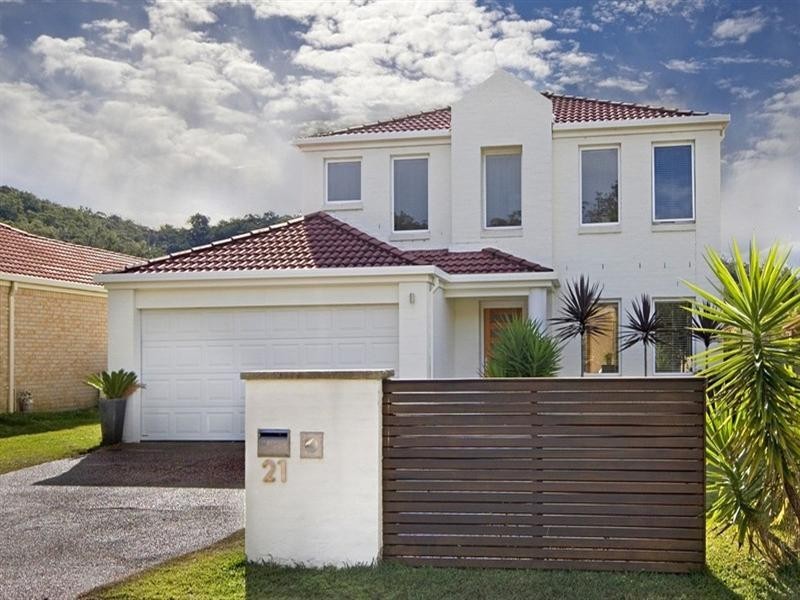 21 Manooka Road, Point Clare NSW 2250