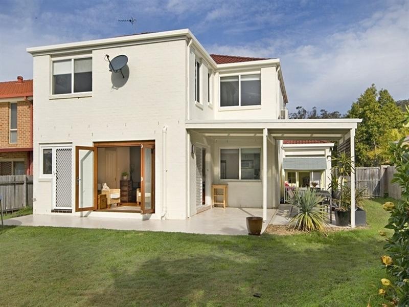 21 Manooka Road, Point Clare NSW 2250