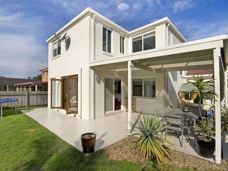 21 Manooka Road, Point Clare NSW 2250
