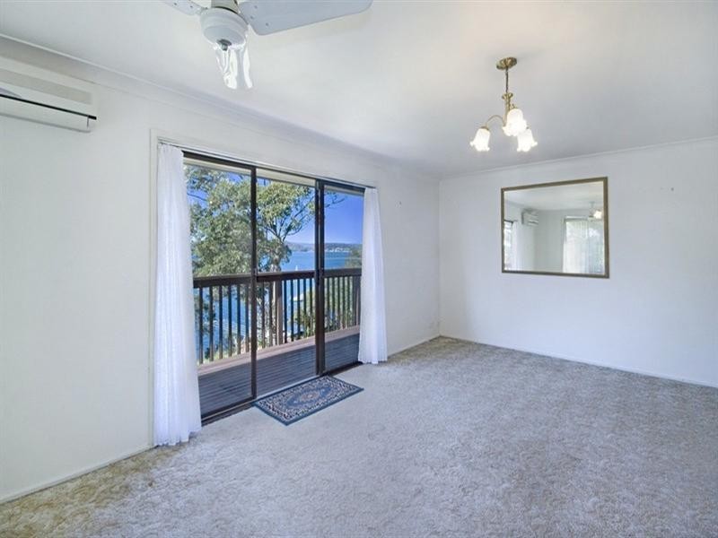 37 Coogee Road, Point Clare NSW 2250