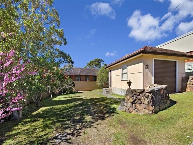 37 Coogee Road, Point Clare NSW 2250