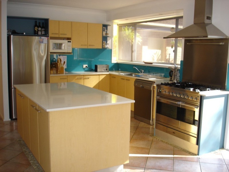 19 Henman Close, Point Clare NSW 2250