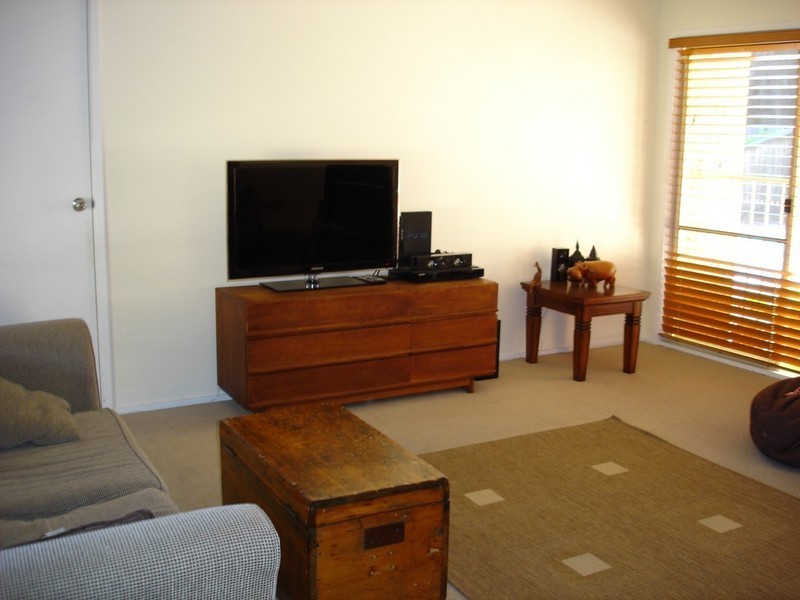 19 Henman Close, Point Clare NSW 2250