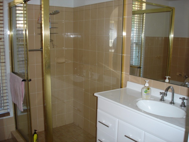 19 Henman Close, Point Clare NSW 2250