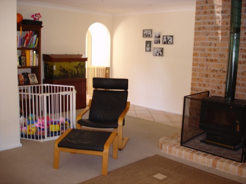 19 Henman Close, Point Clare NSW 2250