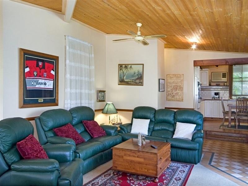 15 Alukea Avenue, Point Clare NSW 2250