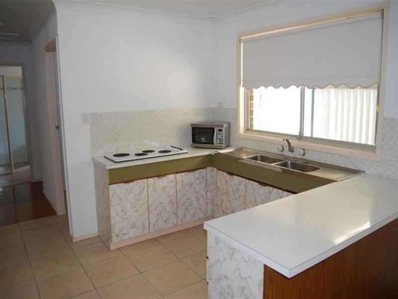40 Bayline Drive, Point Clare NSW 2250