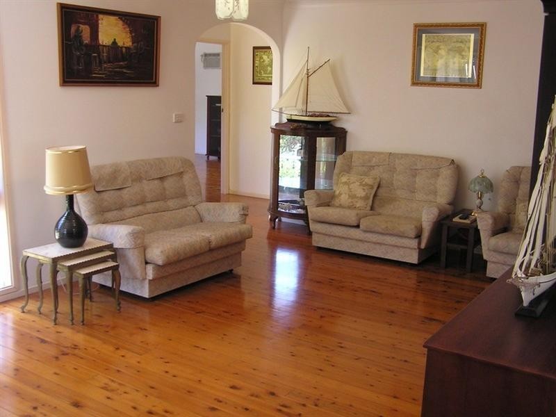 40 Bayline Drive, Point Clare NSW 2250