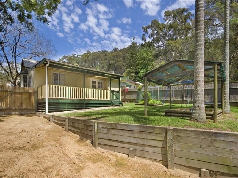 25 Takari Avenue, Point Clare NSW 2250