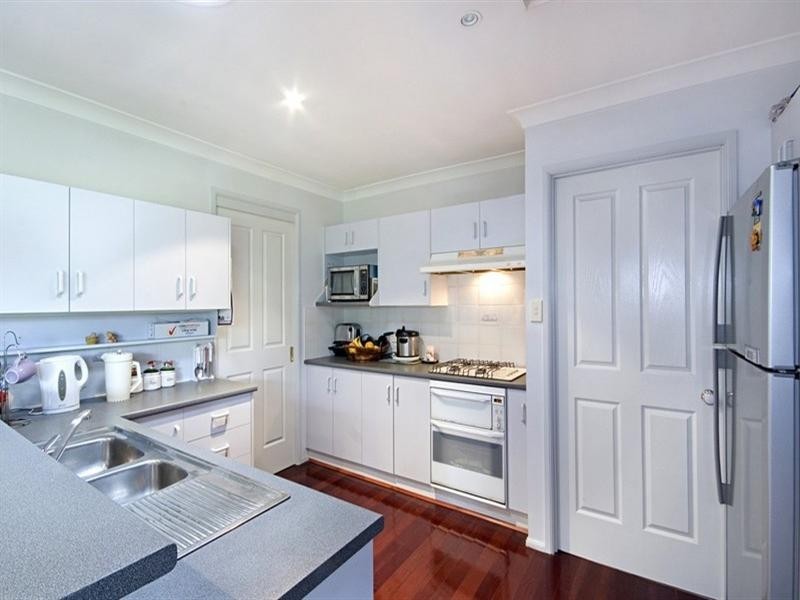 39 Singleton Road, Point Clare NSW 2250