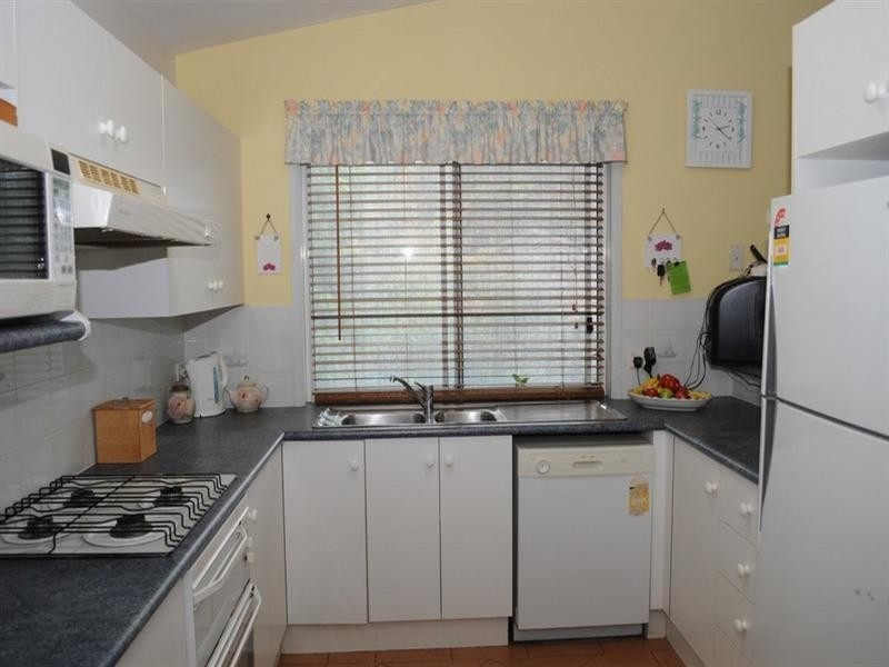 10 Oxley Place, Point Clare NSW 2250