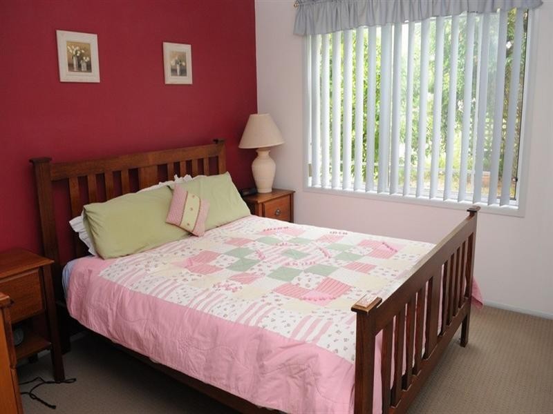 10 Oxley Place, Point Clare NSW 2250