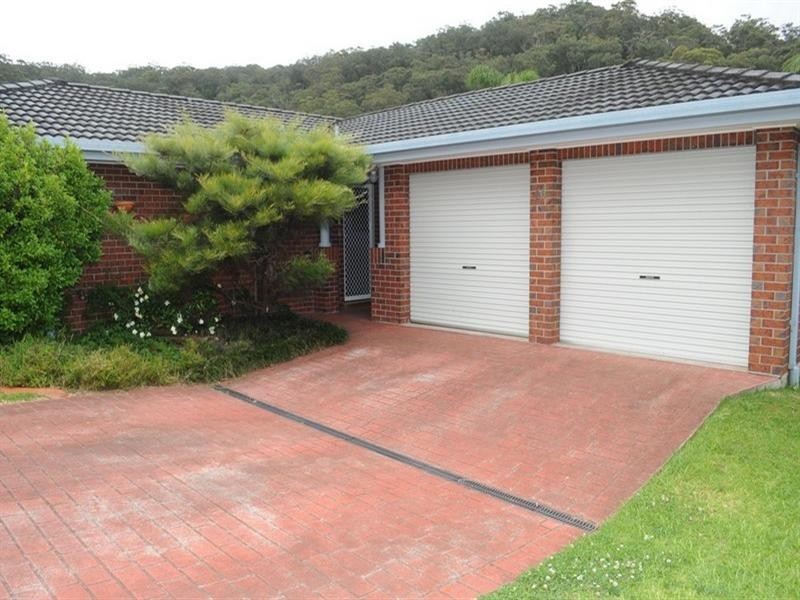 10 Oxley Place, Point Clare NSW 2250