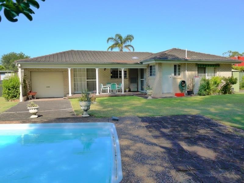 26 Uratta Street, West Gosford NSW 2250