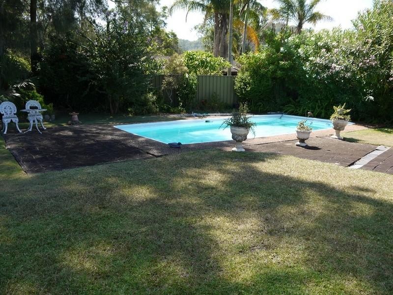 26 Uratta Street, West Gosford NSW 2250