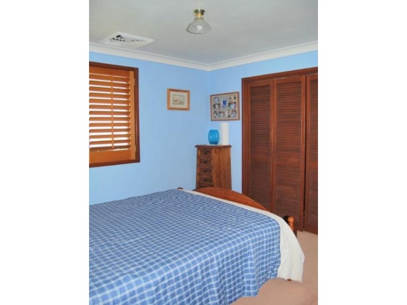 62 Melaleuca Crescent, Tascott NSW 2250