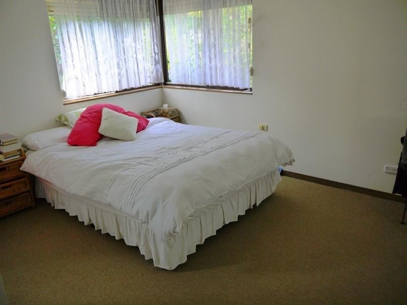 17 Noonan Point Avenue, Point Clare NSW 2250