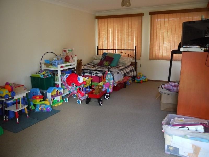 17 Noonan Point Avenue, Point Clare NSW 2250