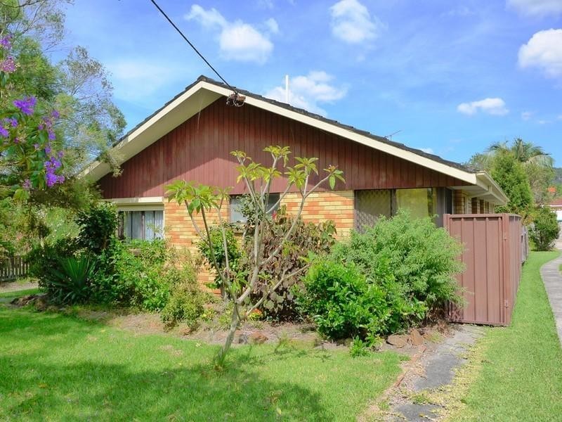 17 Noonan Point Avenue, Point Clare NSW 2250