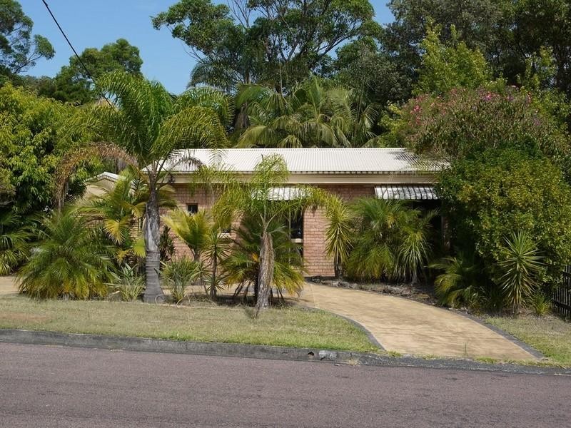 25 Golden Avenue, Point Clare NSW 2250