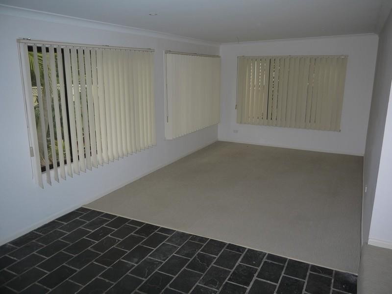 25 Golden Avenue, Point Clare NSW 2250