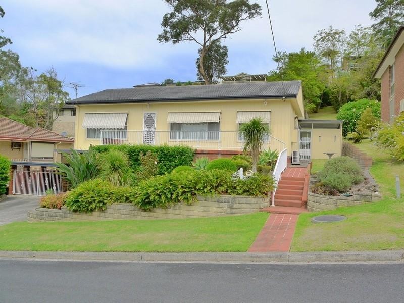 27 Fiona Street, Point Clare NSW 2250