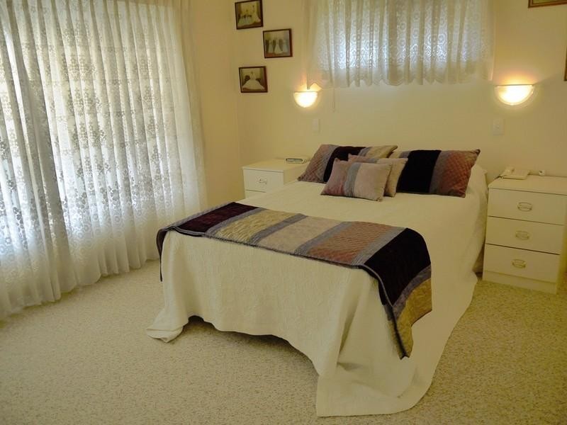 27 Fiona Street, Point Clare NSW 2250