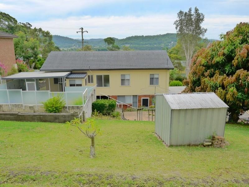 27 Fiona Street, Point Clare NSW 2250