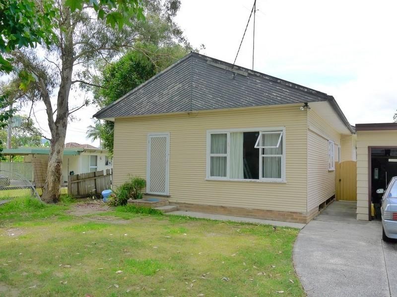 29 Kurrawa Avenue, Point Clare NSW 2250