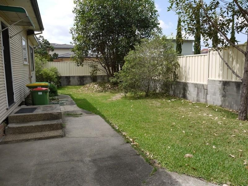 29 Kurrawa Avenue, Point Clare NSW 2250