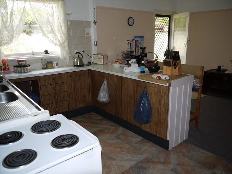 29 Kurrawa Avenue, Point Clare NSW 2250