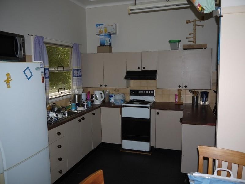 29 Kurrawa Avenue, Point Clare NSW 2250