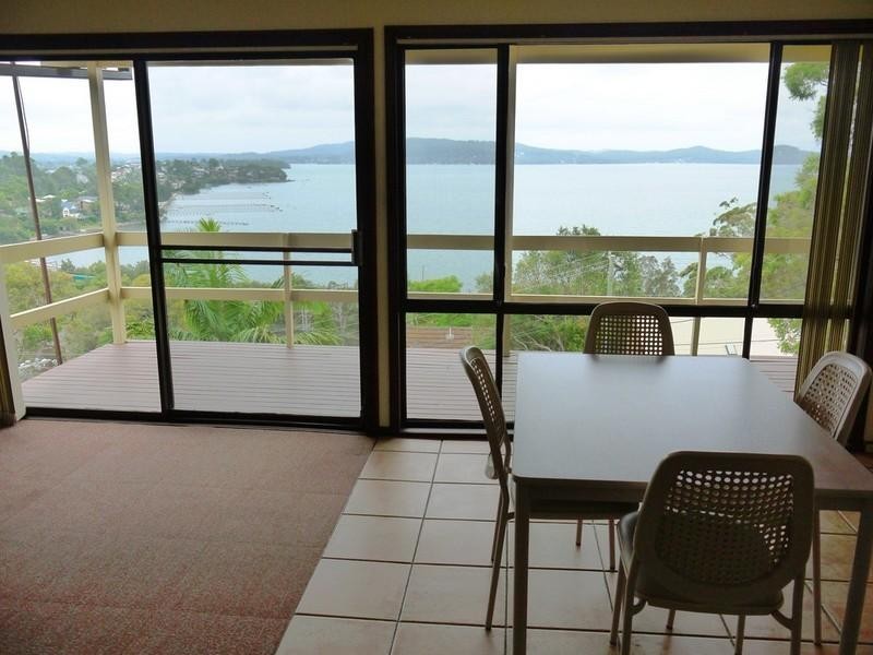 12 Sandstone Crescent, Tascott NSW 2250