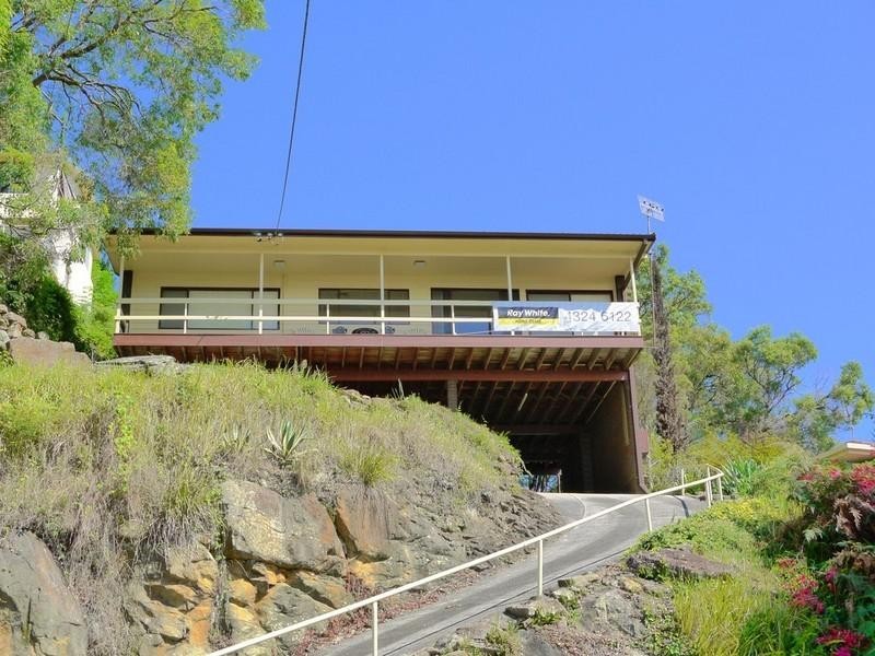 12 Sandstone Crescent, Tascott NSW 2250