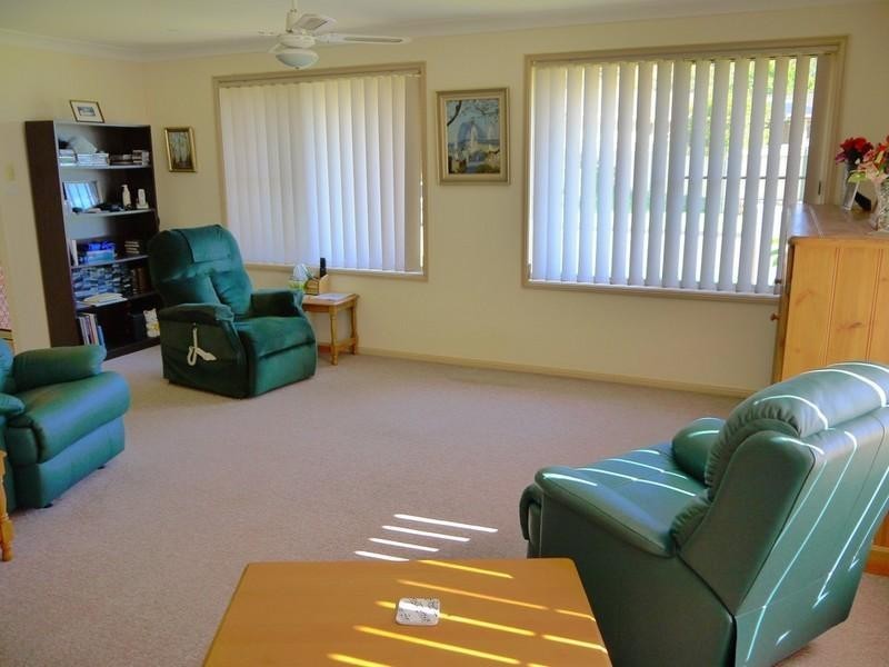 10 Mckellar Close, Point Clare NSW 2250