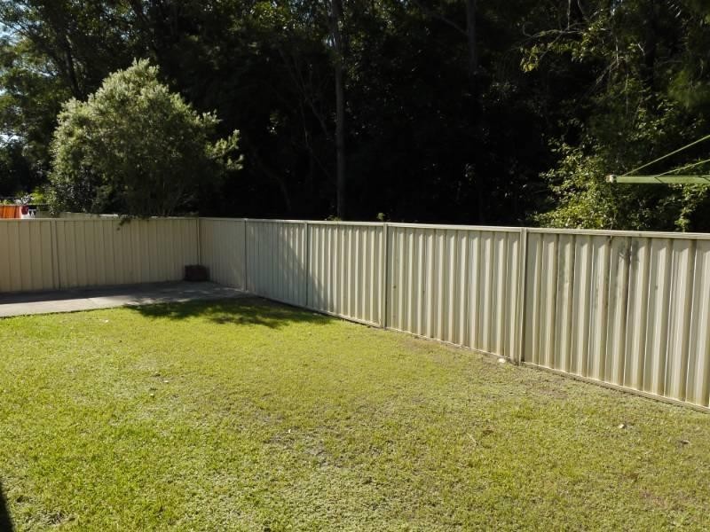 10 McKellar Close, Point Clare NSW 2250