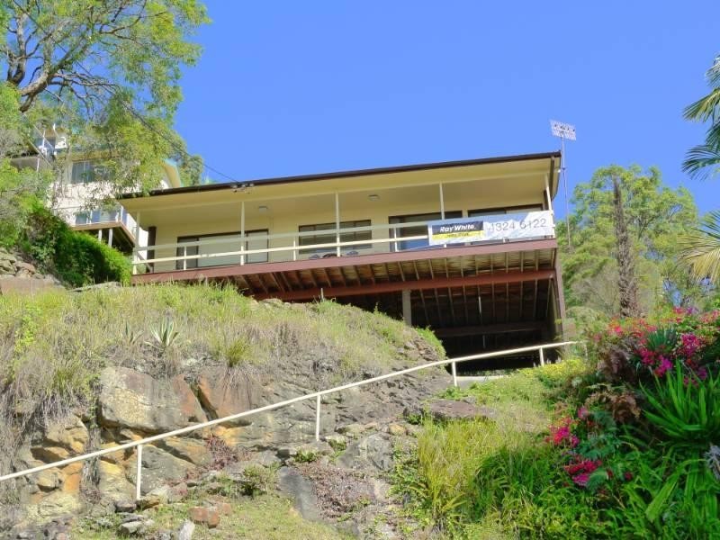 12 Sandstone Crescent, Tascott NSW 2250