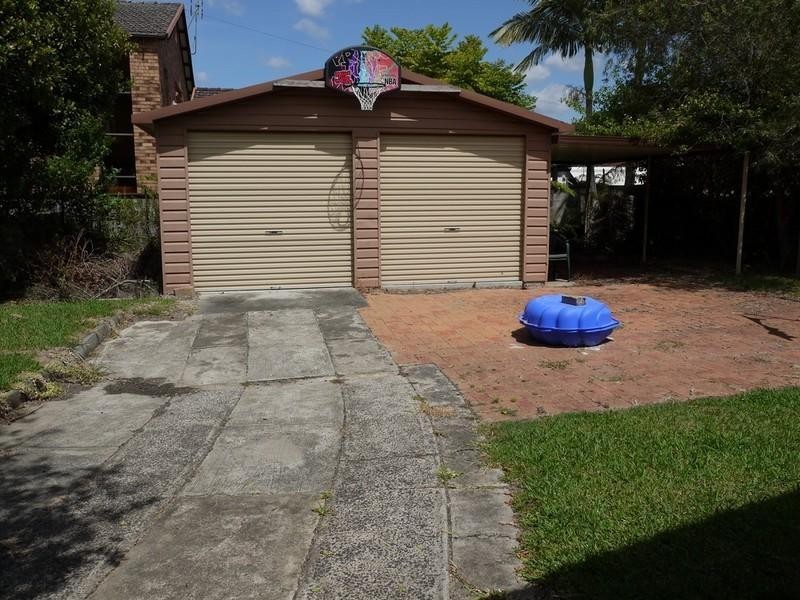 17 Noonan Point Avenue, Point Clare NSW 2250