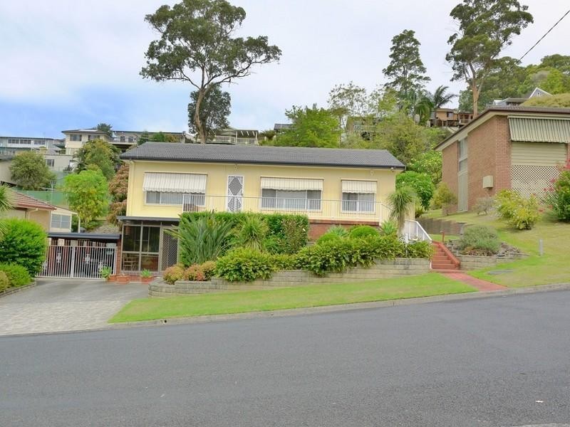 27 Fiona Street, Point Clare NSW 2250