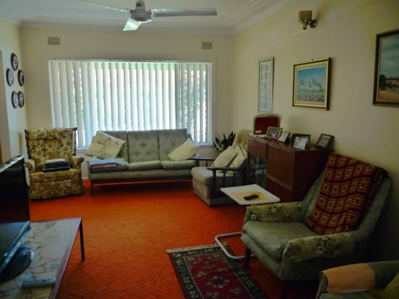 196 Brisbane Water Drive, Point Clare NSW 2250