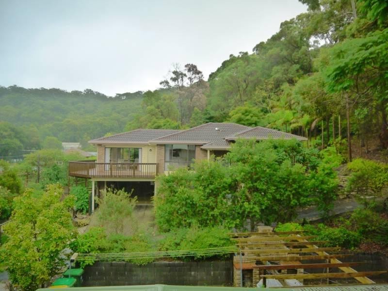 2 Nangara Lane, Point Clare NSW 2250