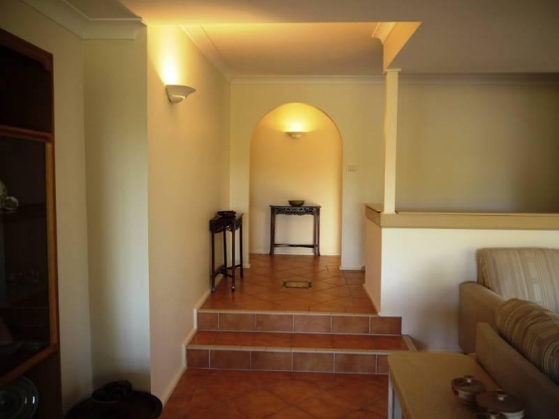 2 Nangara Lane, Point Clare NSW 2250