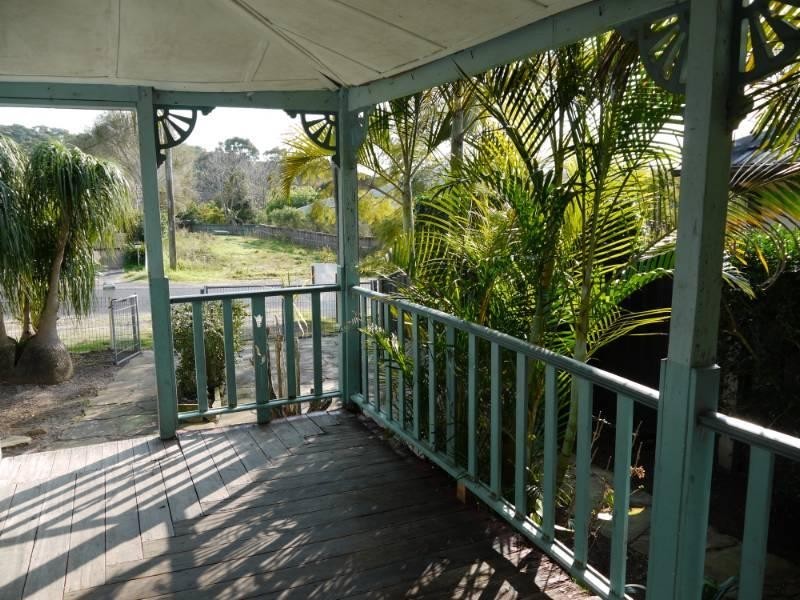 10 Talinga Avenue, Point Clare NSW 2250
