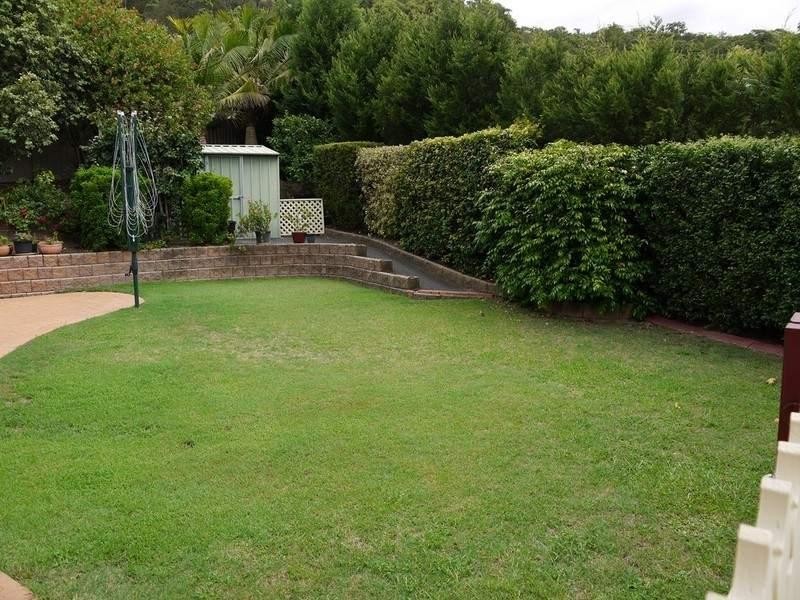 1 Oxley Place, Point Clare NSW 2250