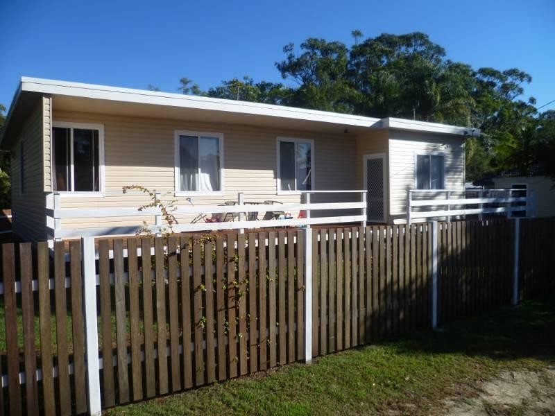 39 Golden Avenue, Point Clare NSW 2250