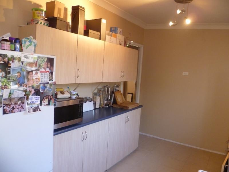 39 Golden Avenue, Point Clare NSW 2250