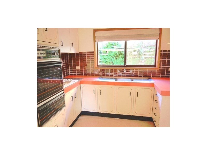 8/15 Kurrawa Avenue, Point Clare NSW 2250