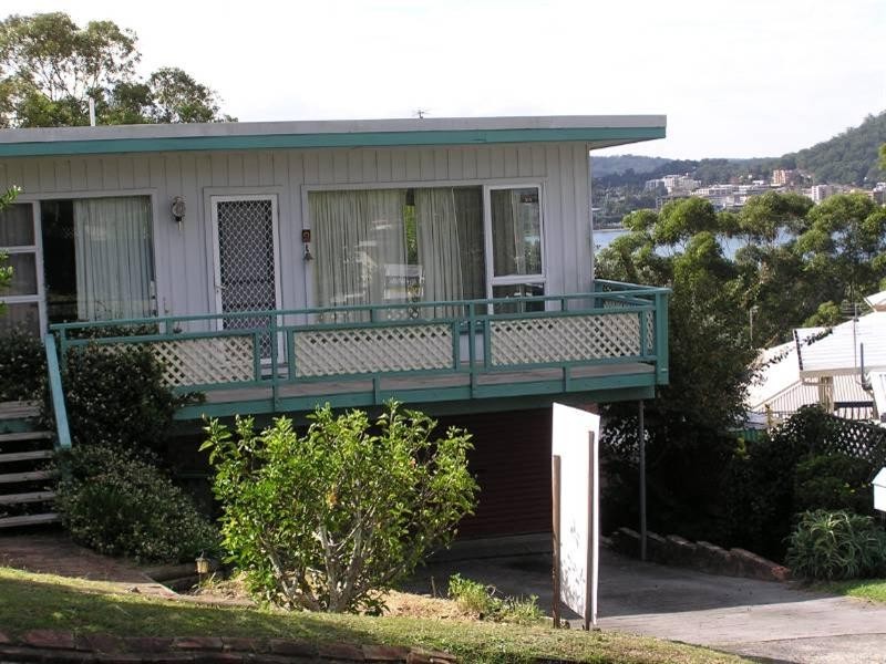 9 Penang Street, Point Clare NSW 2250